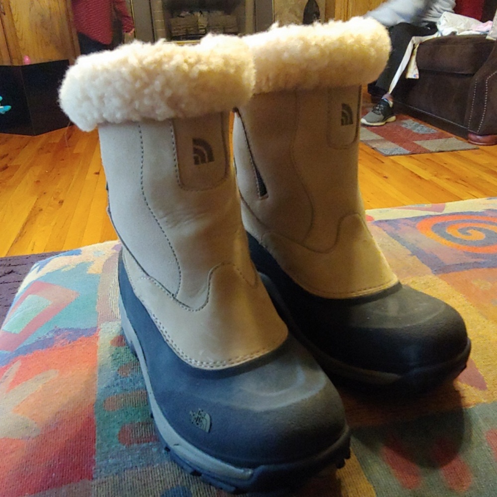 Womens North Face Primaloft Boots